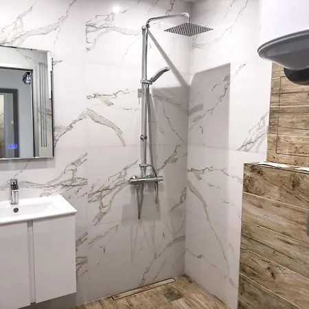 Modern 1br With Free Street Parking And Free Gym Pass *