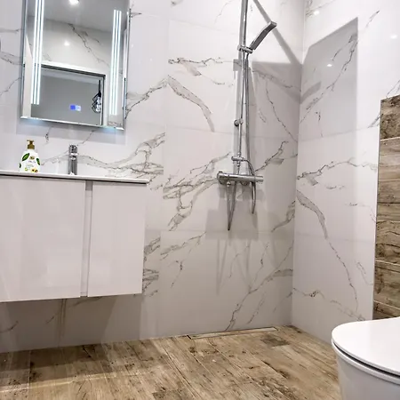 Modern 1br With Free Street Parking And Free Gym Pass Apartman *