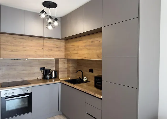 Modern 1br With Free Street Parking And Free Gym Pass 5-min Drive From Centre Апартамент