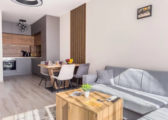 Modern 1br With Free Street Parking And Free Gym Pass 5-min Drive From Centre Апартамент Пловдив