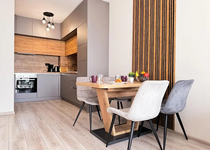 Modern 1br With Free Street Parking And Free Gym Pass 5-min Drive From Centre