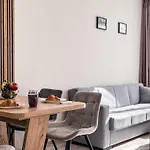Modern 1br With Free Street Parking And Free Gym Pass 5-min Drive From Centre פלובדיב