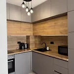 Modern 1br With Free Street Parking And Free Gym Pass 5-min Drive From Centre דירה פלובדיב