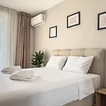 דירה Modern 1br With Free Street Parking And Free Gym Pass 5-min Drive From Centre *
