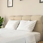 Modern 1br With Free Street Parking And Free Gym Pass 5-min Drive From Centre פלובדיב