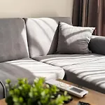 דירה Modern 1br With Free Street Parking And Free Gym Pass 5-min Drive From Centre *