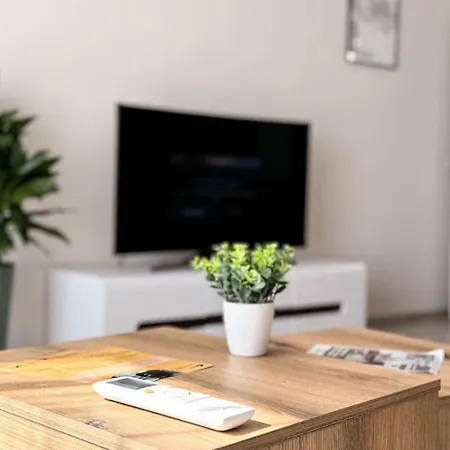 Modern 1br With Free Parking And Free Gym Pass Apartament *