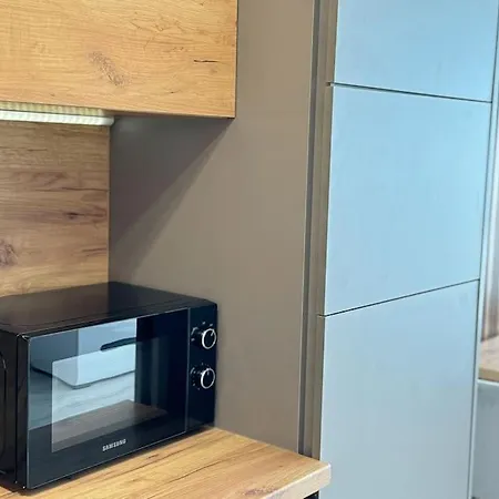 Modern 1br With Free Parking And Free Gym Pass Apartament