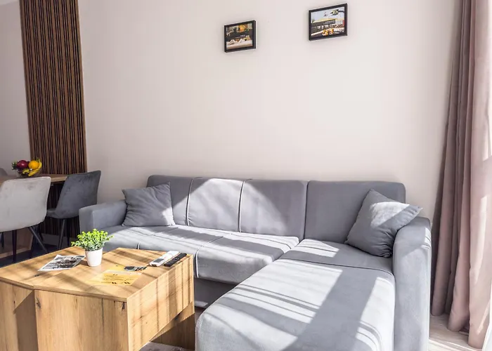 Modern 1br With Free Street Parking And Free Gym Pass 5-min Drive From Centre 아파트 *