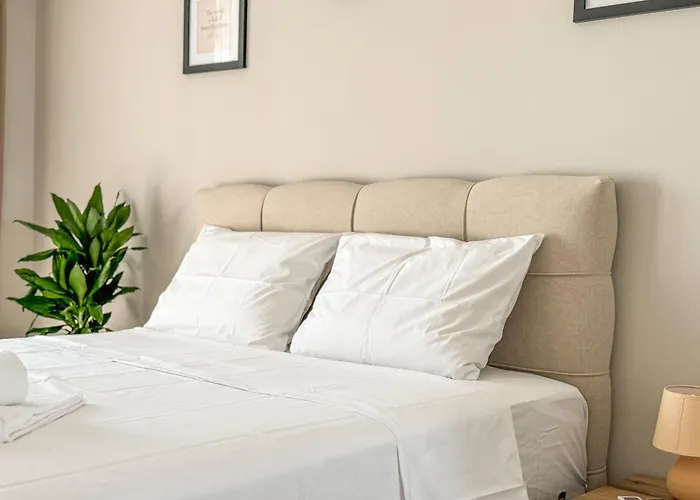 Modern 1br With Free Street Parking And Free Gym Pass 5-min Drive From Centre 普罗夫迪夫