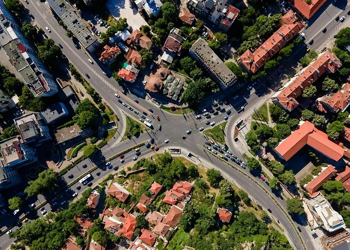 Modern 1br With Free Street Parking And Free Gym Pass 5-min Drive From Centre * 플로브디프